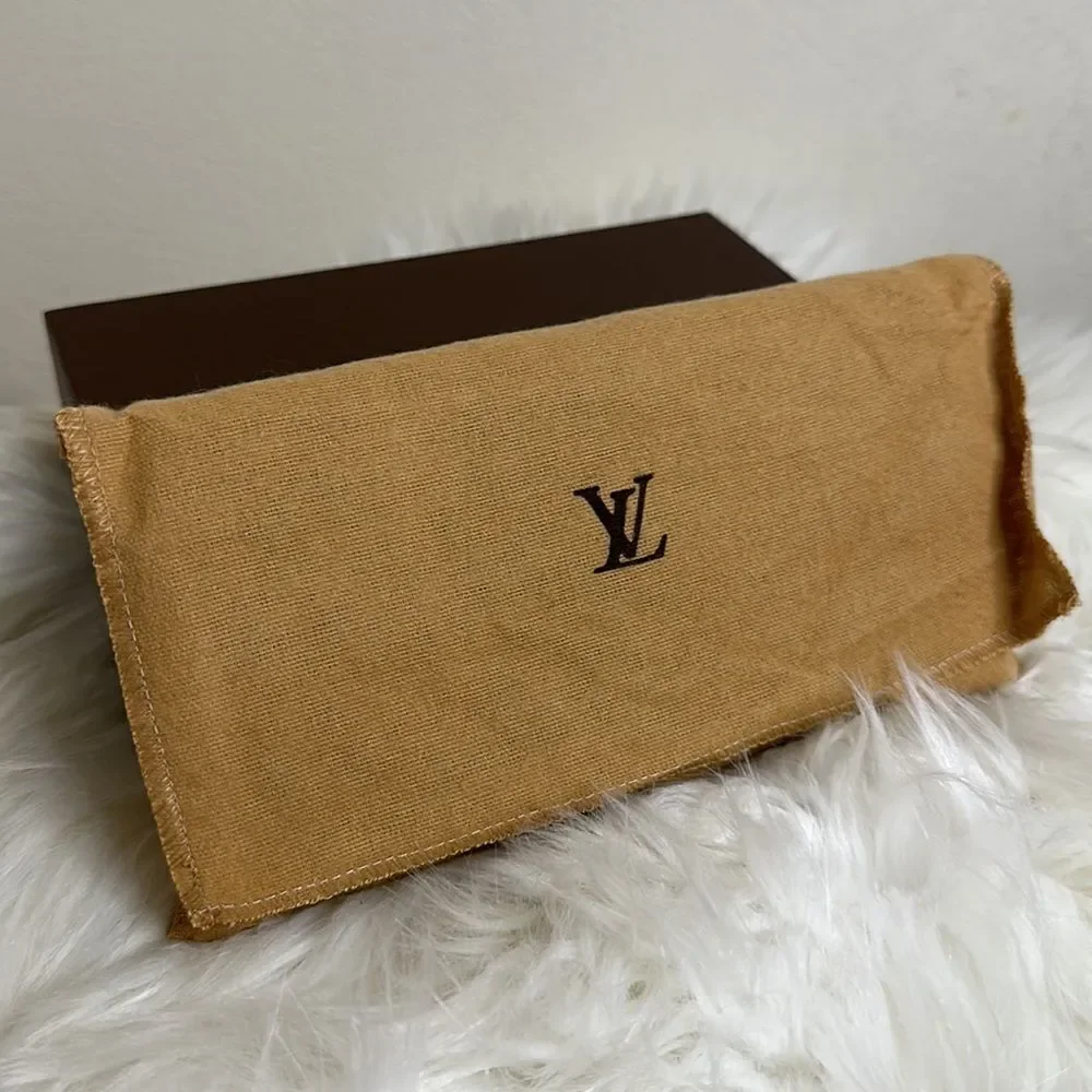 💯Authentic Louis Vuitton DE Long Wallet 🍀